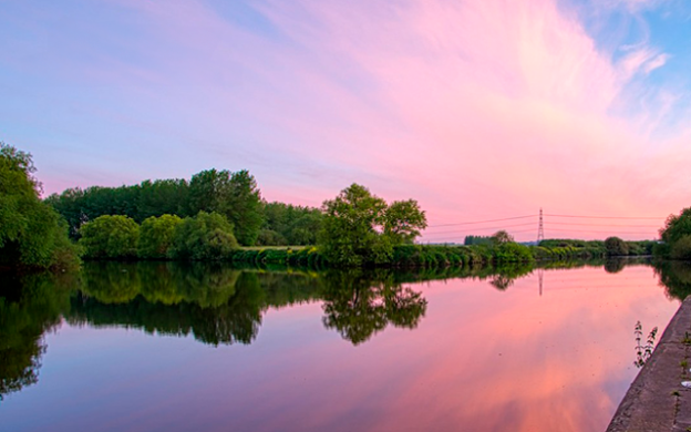 Sunrise near a river bank in Yorkshire